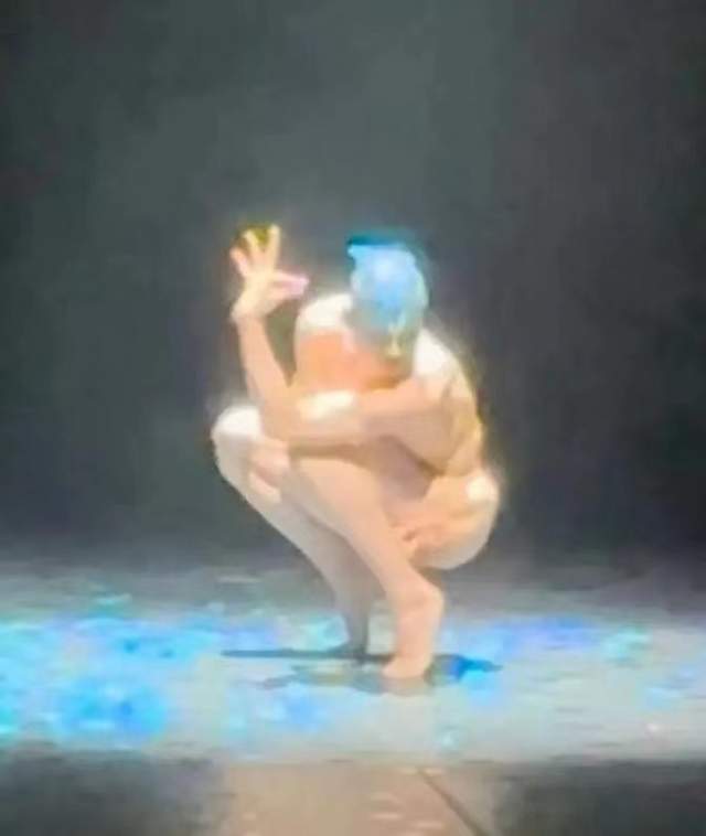 Vì quá lộ liễu nên đã làm mờ đi
