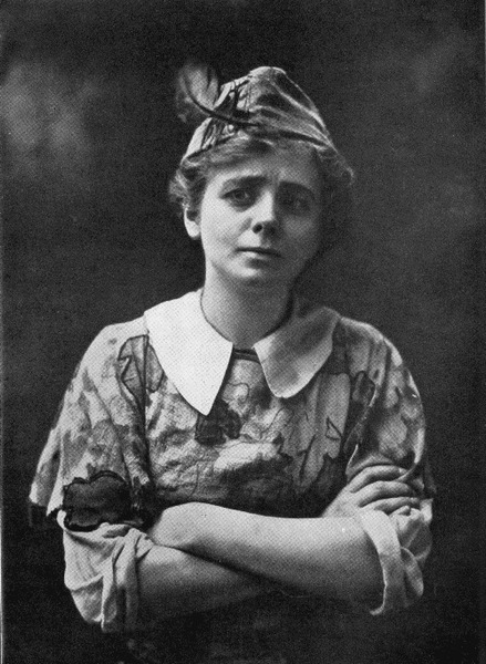 Bộ trang phục của Maude Adams, người đóng vai chính Peter Pan trong vở kịch năm 1906.