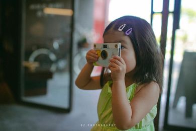 Chiếc máy ảnh Paper Shoot nhỏ của riêng cô nhóc