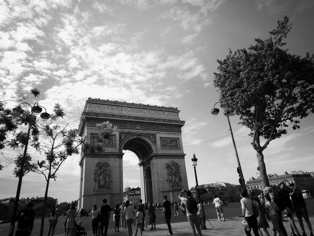 Khải Hoàn Môn tại thủ đô Paris của Pháp (hình ảnh được chụp bằng máy ảnh Paper Shoot)