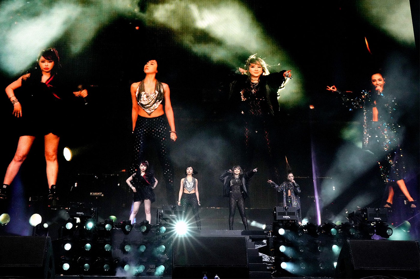 Theo CL, việc 2NE1 tái hợp tại Coachella và diễn 'I Am The Best' là một quyết định chóng vánh