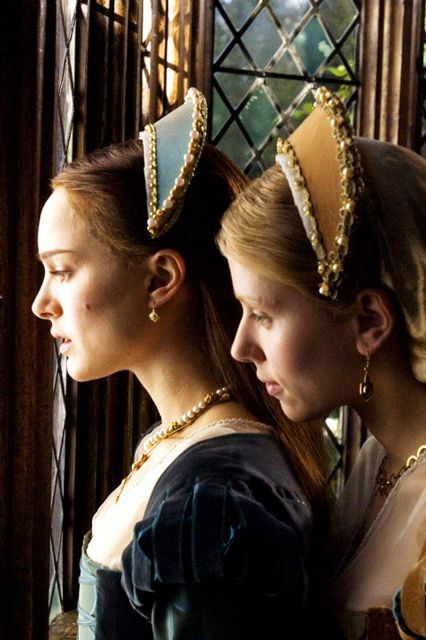 Scarlett Johansson và Natalie Portman trong The Other Boleyn Girl