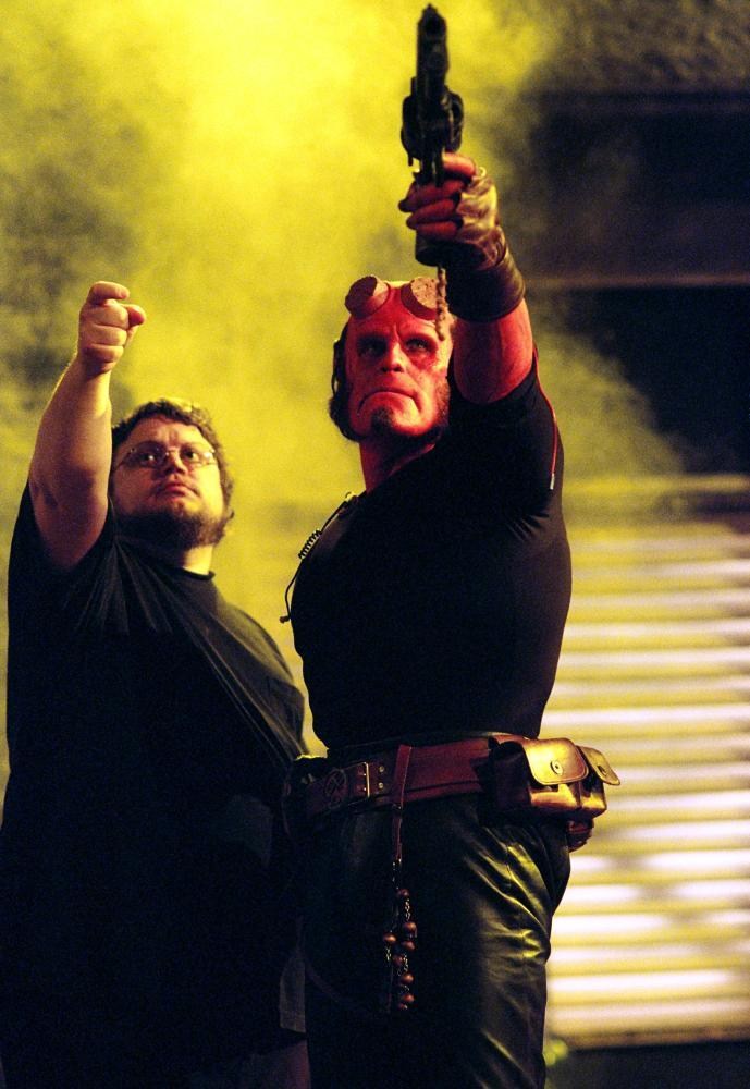 Guillermo del Toro ở hậu trường Hellboy 2004