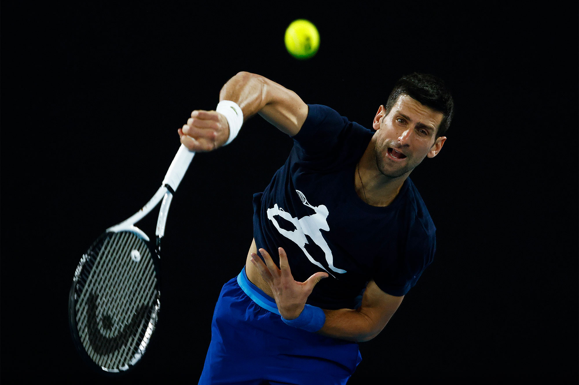 Novak Djokovic đang cân nhắc việc phục khởi kiện chính phủ Australia sau khi bị đối xử tệ trong ...