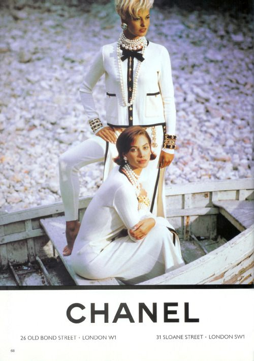 Christy Turlington và Linda Evangelista trong một chiến dịch quảng cáo của Chanel năm 1991.