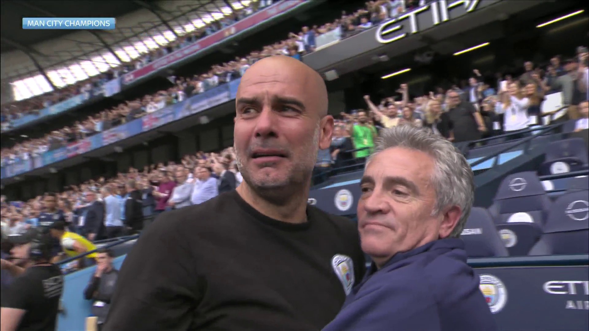 Pep bật khóc khi giành thắng lợi trước Aston Villa