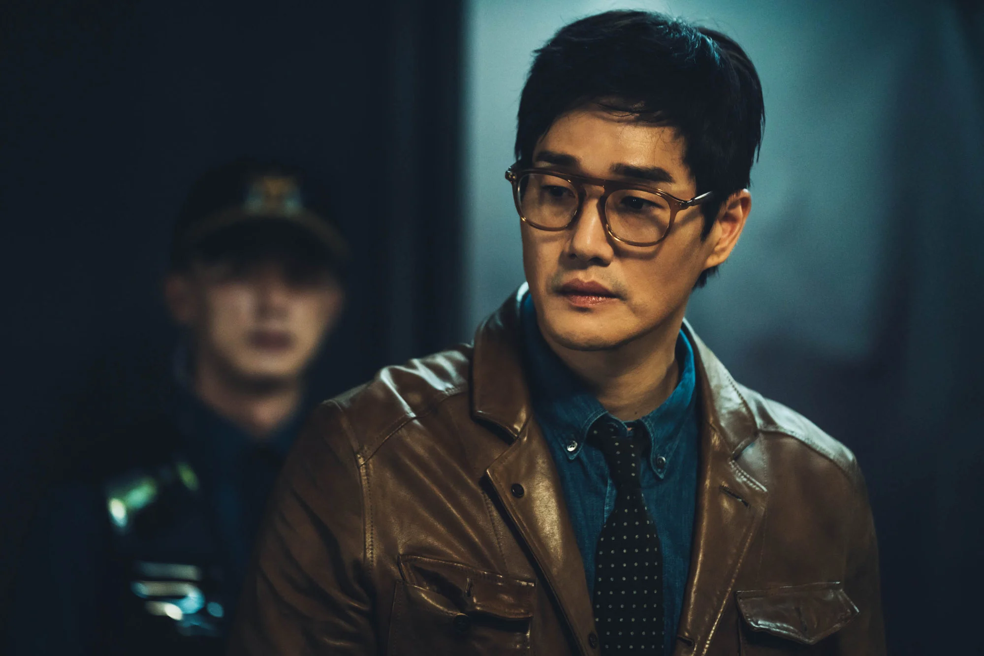 Yoo Ji-tae trong vai Giáo sư trong phim truyền hình Money Heist: Korea - Joint Economic Area.