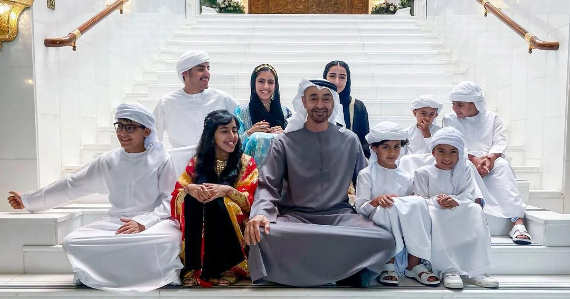Sheikh Mohammed bin Zayed Al Nahyan của Abu Dhabi và gia đình hoàng gia.