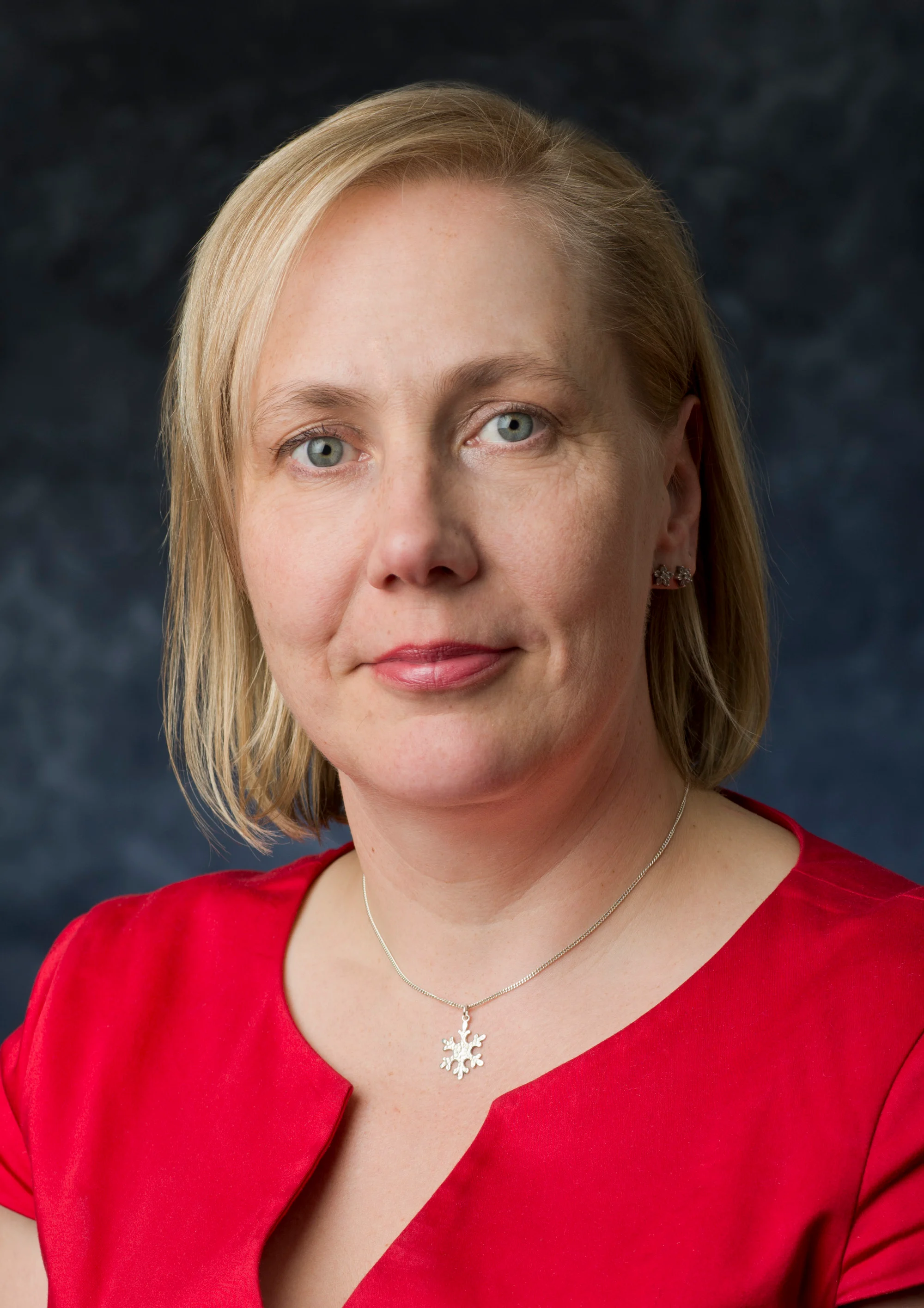 Giáo sư Elina Hypponen là giáo sư về dinh dưỡng và dịch tễ học di truyền tại Đại học Nam Australia