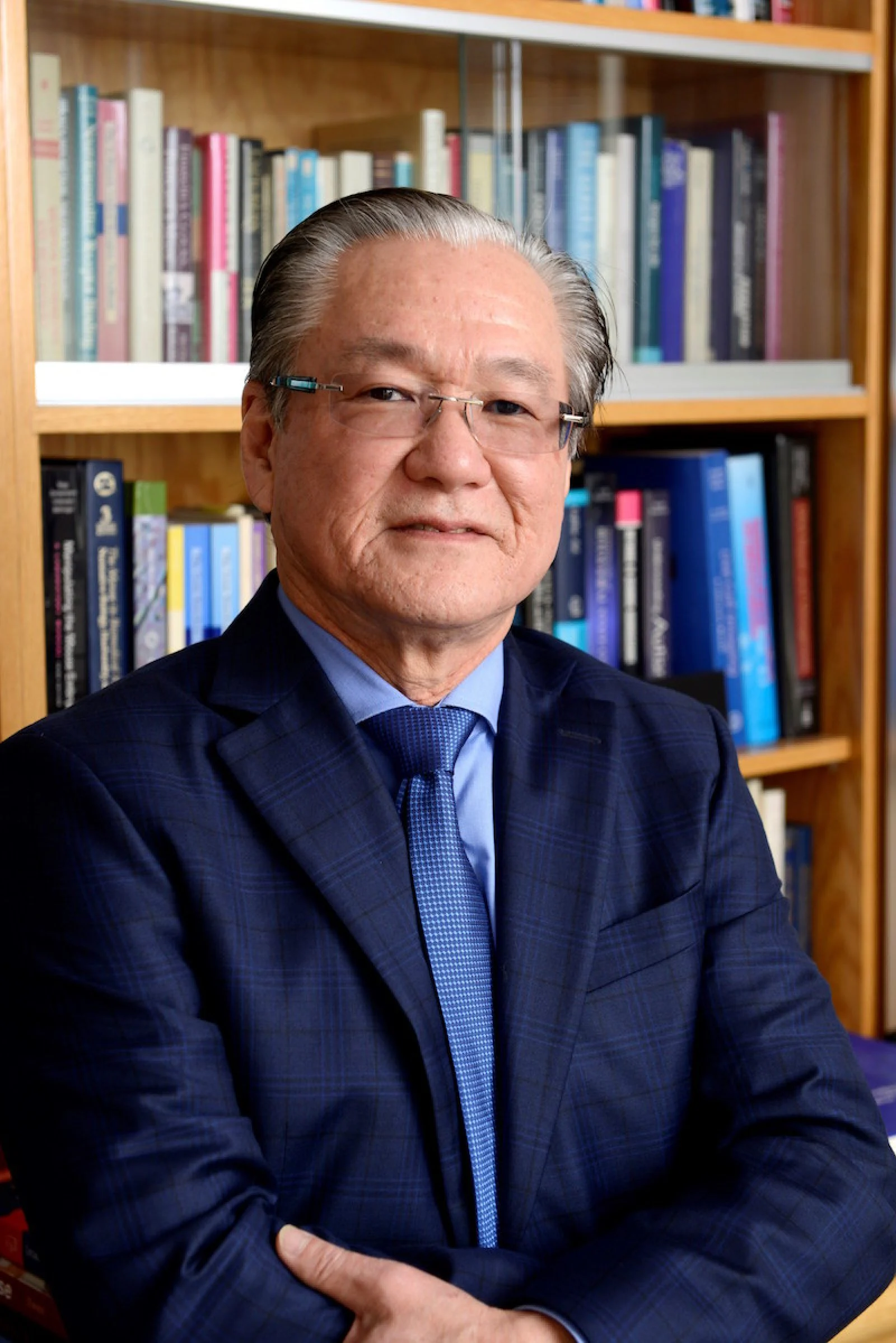 Giáo sư khoa học thần kinh Joseph Takahashi đồng tác giả nghiên cứu với vợ ông, Carla Green.