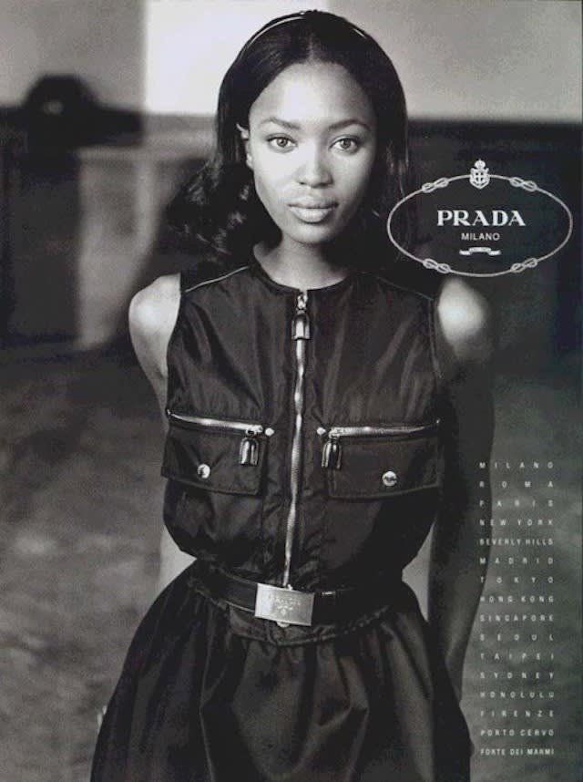 ’Báo đen’ Naomi Campbell trong thiết kế của Prada vào năm 1994