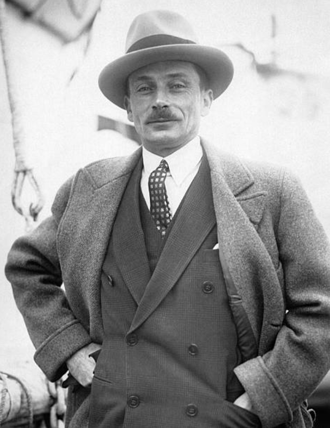 Lucien Lelong vào những năm 1920.