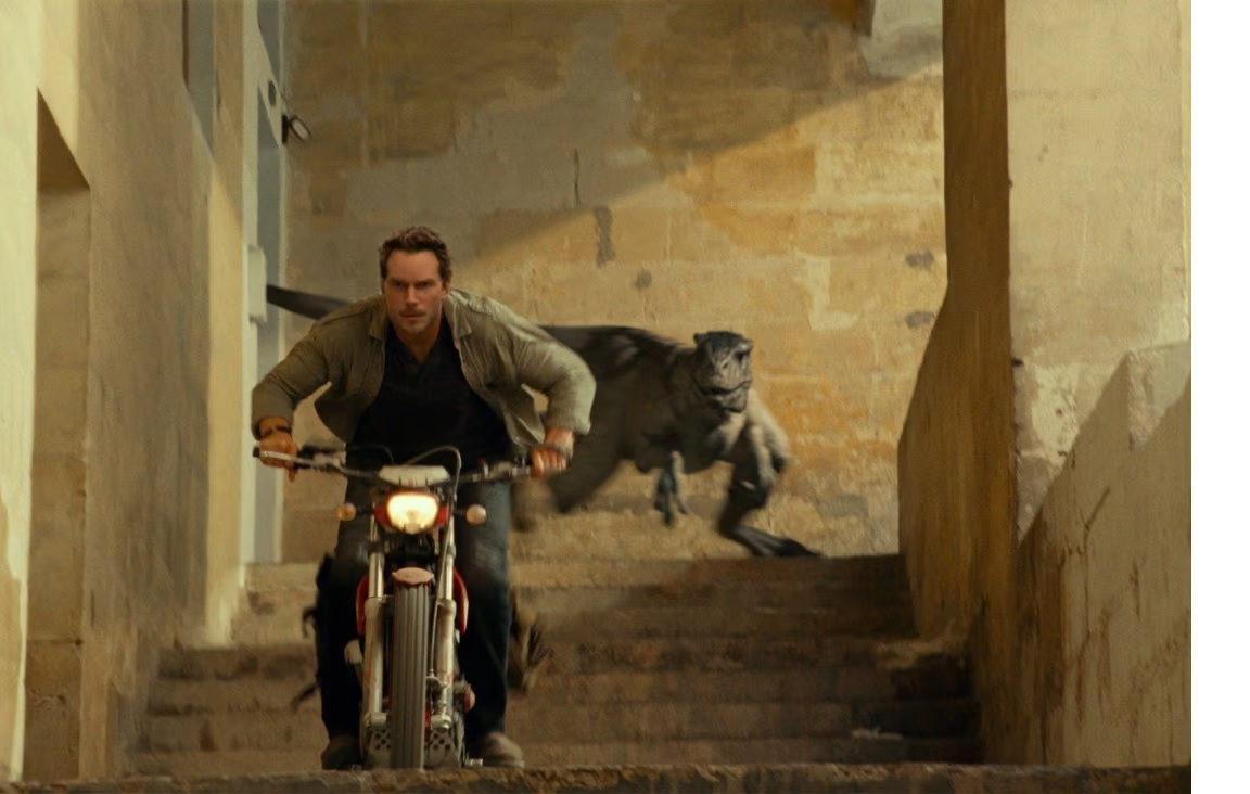 Chris Pratt trong Jurassic World Dominion (thể loại IIA), do Coin Trevorrow làm đạo diễn. Phim ...
